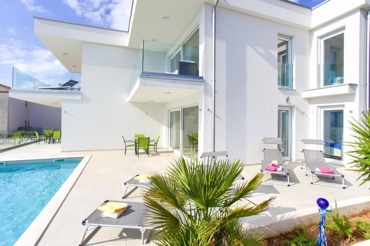 Villa Helines***** Linardići Buitenkant foto
