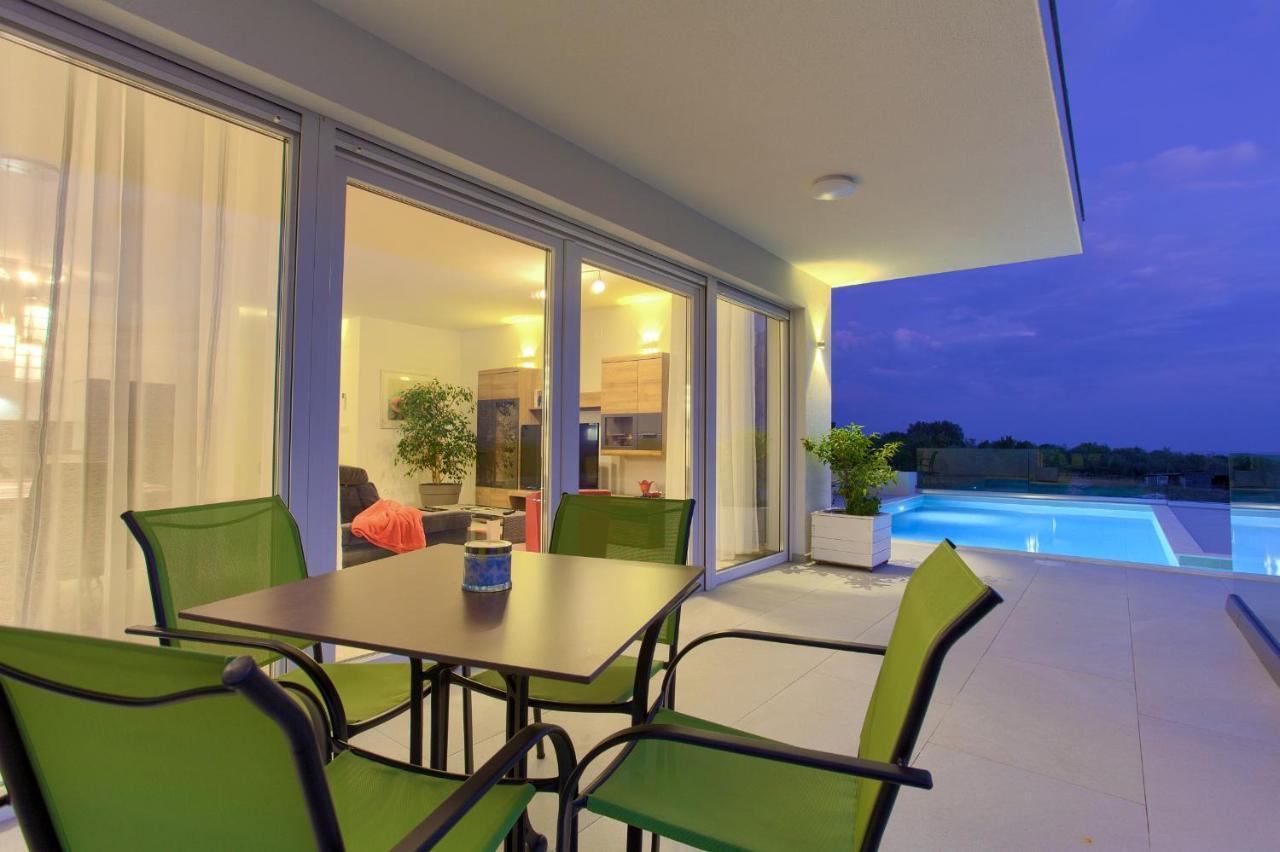 Villa Helines***** Linardići Buitenkant foto